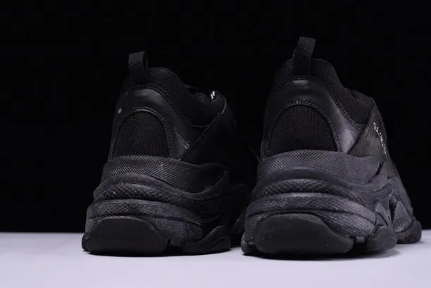 BalenciagaWMNS Vintage Triple S Trainers - Triple Black Distressed