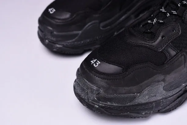 BalenciagaWMNS Vintage Triple S Trainers - Triple Black Distressed