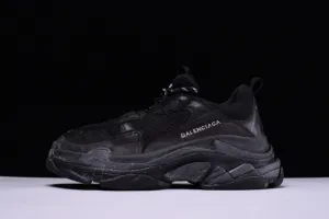 BalenciagaWMNS Vintage Triple S Trainers - Triple Black Distressed
