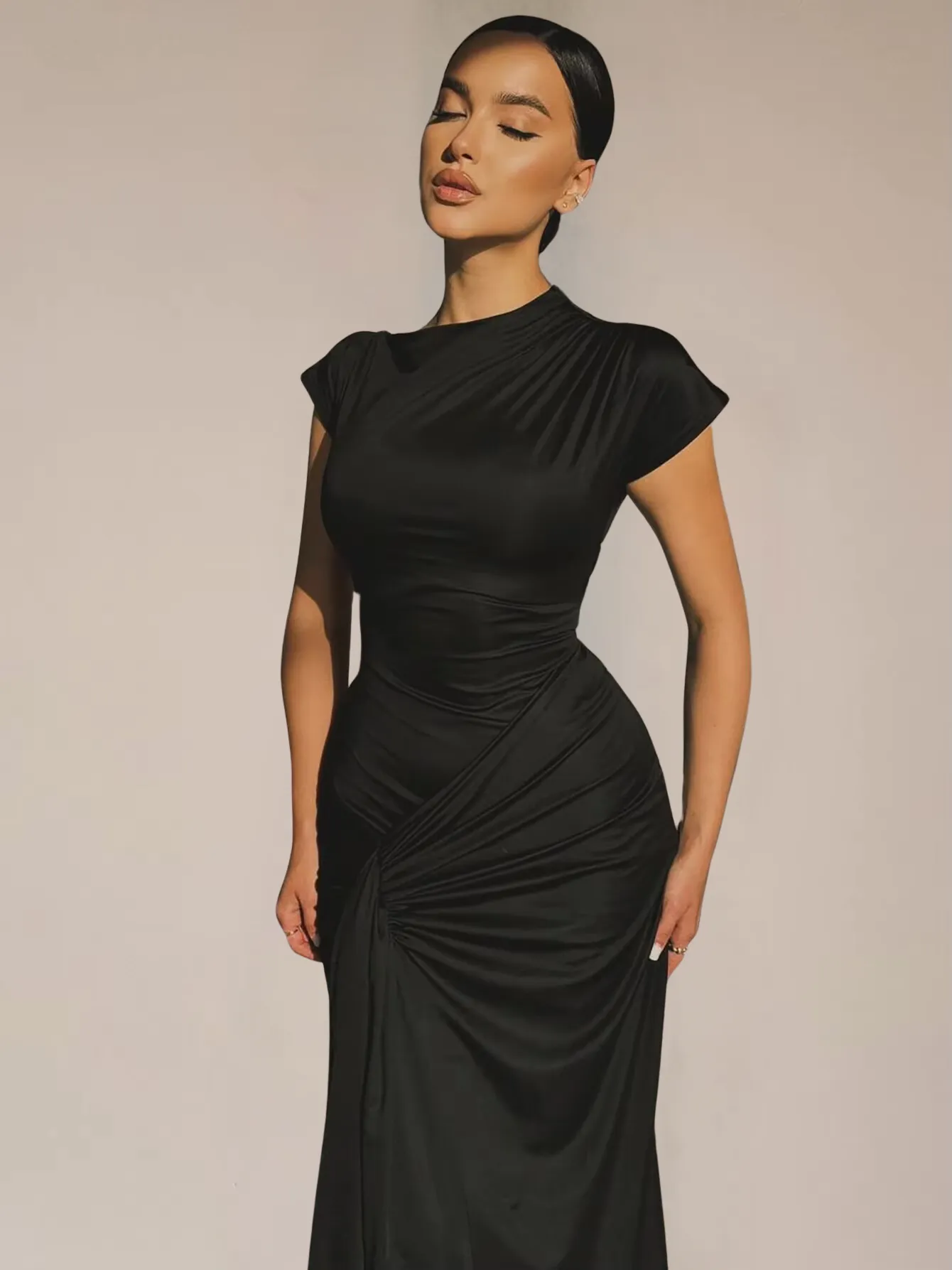 Seraphina – Elegant draped design – Maxi dress