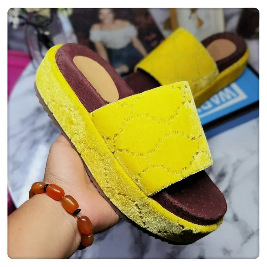 Slide Designer Women Embossed Macron Sandals Men Slippers Flip Flops Luxury Flat Thick Bottom Embroidery Printed classic retro Jelly Rubber High Heel Hot size 35-45