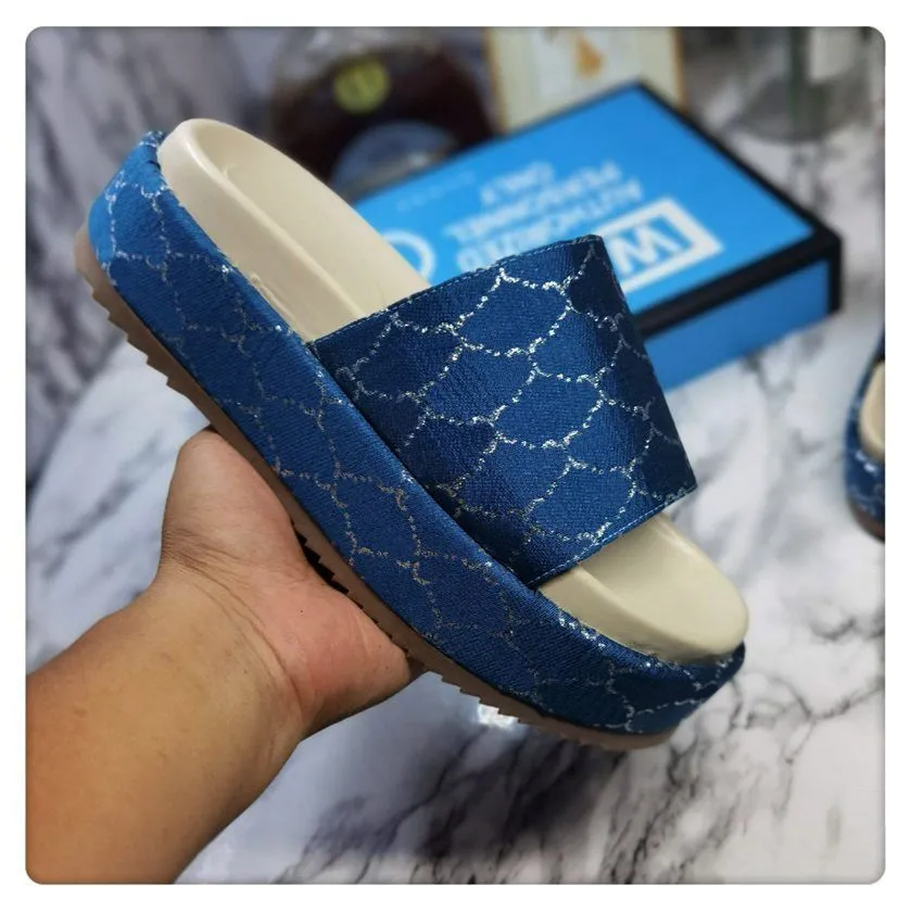 Slide Designer Women Embossed Macron Sandals Men Slippers Flip Flops Luxury Flat Thick Bottom Embroidery Printed classic retro Jelly Rubber High Heel Hot size 35-45