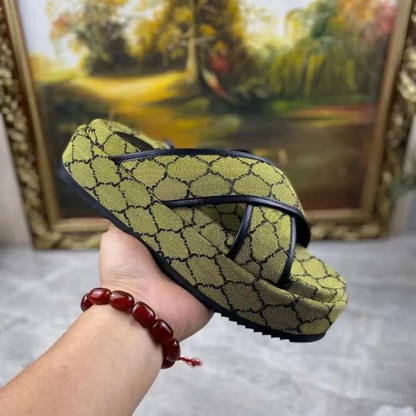 Slide Designer Women Embossed Macron Sandals Men Slippers Flip Flops Luxury Flat Thick Bottom Embroidery Printed classic retro Jelly Rubber High Heel Hot size 35-45