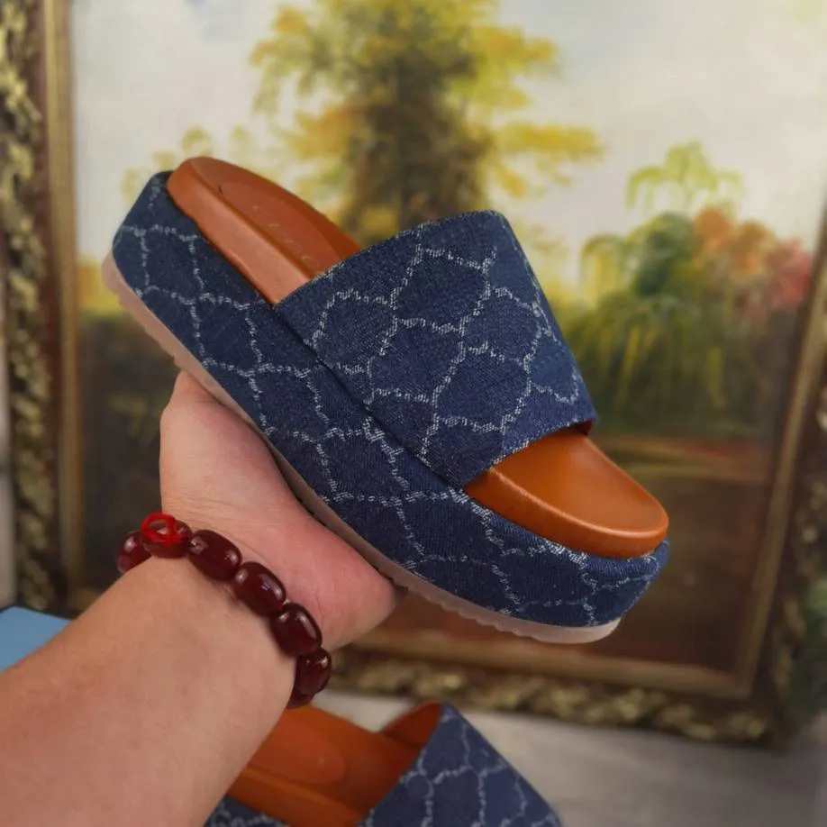 Slide Designer Women Embossed Macron Sandals Men Slippers Flip Flops Luxury Flat Thick Bottom Embroidery Printed classic retro Jelly Rubber High Heel Hot size 35-45