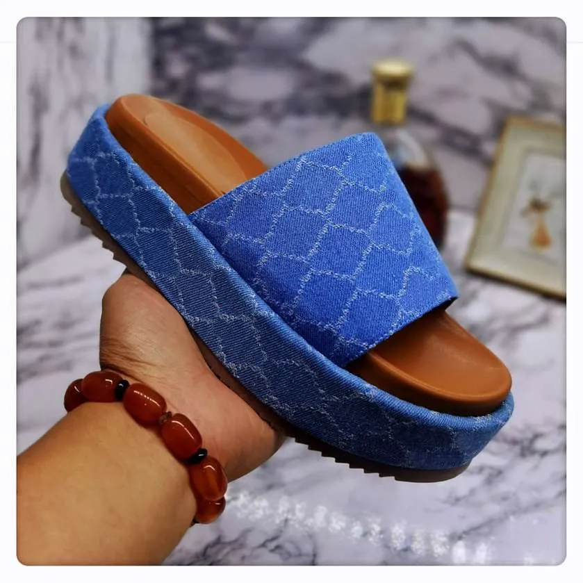 Slide Designer Women Embossed Macron Sandals Men Slippers Flip Flops Luxury Flat Thick Bottom Embroidery Printed classic retro Jelly Rubber High Heel Hot size 35-45