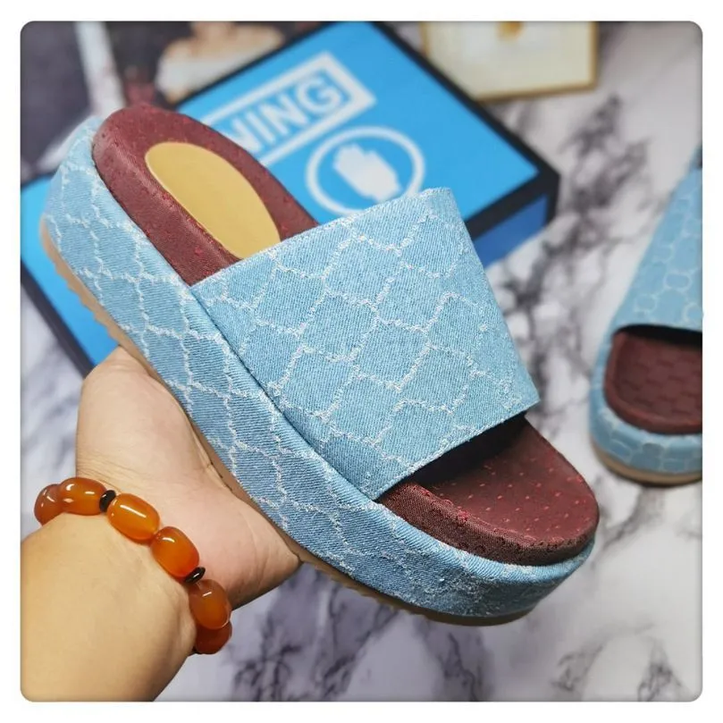 Slide Designer Women Embossed Macron Sandals Men Slippers Flip Flops Luxury Flat Thick Bottom Embroidery Printed classic retro Jelly Rubber High Heel Hot size 35-45