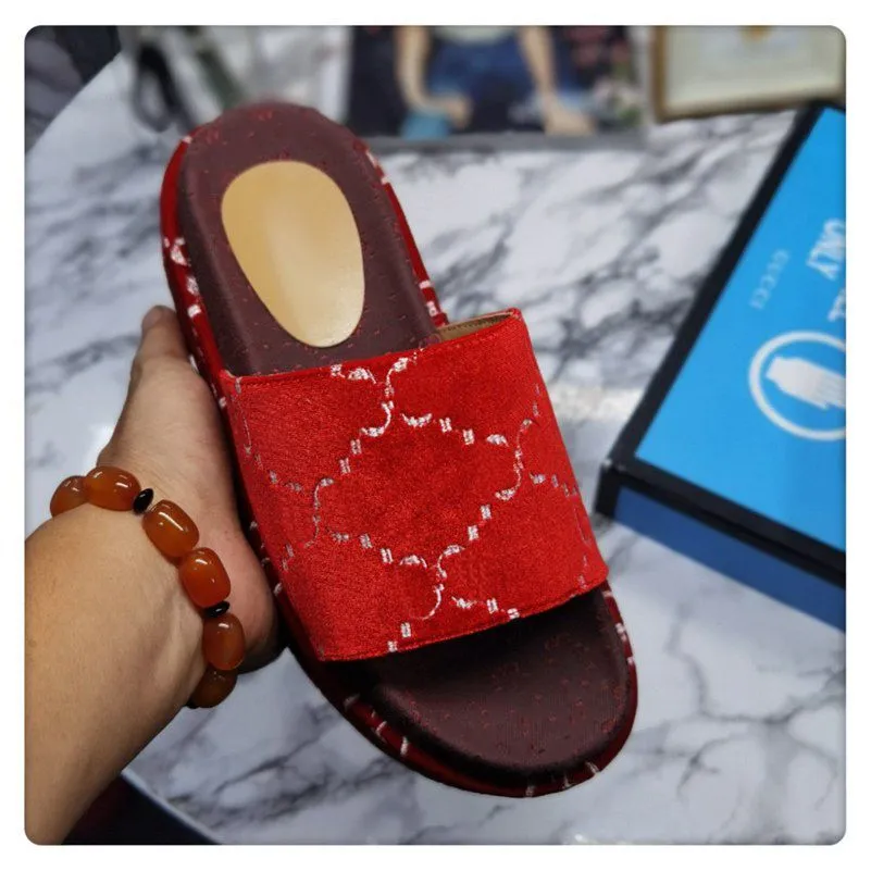 Slide Designer Women Embossed Macron Sandals Men Slippers Flip Flops Luxury Flat Thick Bottom Embroidery Printed classic retro Jelly Rubber High Heel Hot size 35-45